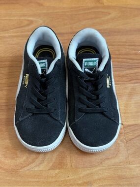 Puma toddlers Black Suede Sneakers